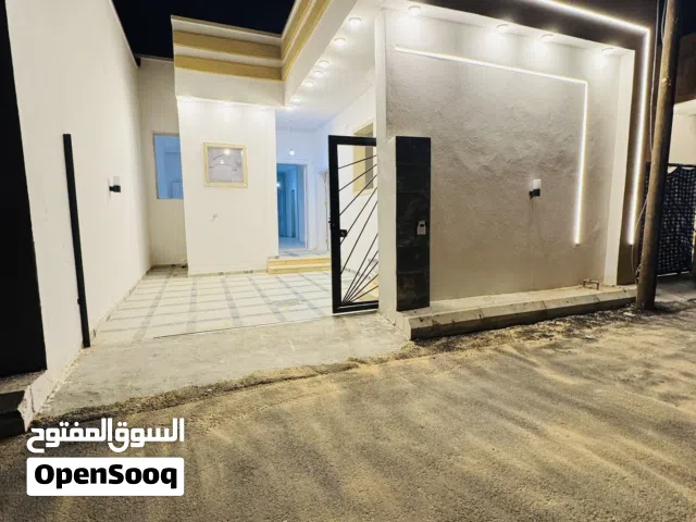 منزل للبيع عين زارة 210 الف