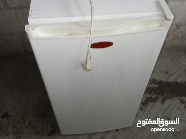 ثلاجه مكتب صغيره بحاله الوكاله
