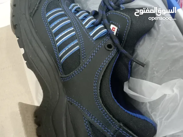 Safety shoes