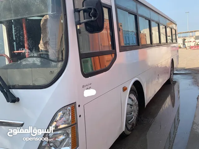 باص هيونداي  45 راكب موديل 2014 وشاحنه ورشه متنقله هيونداي hd120 موديل 2014  بحاله جيده للبيع