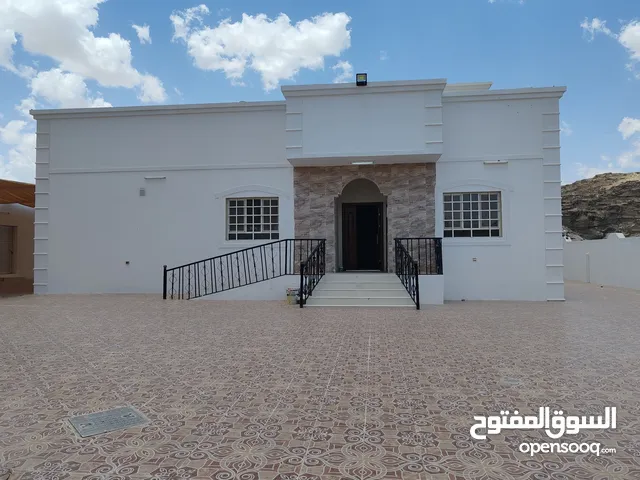 240m2 4 Bedrooms Townhouse for Sale in Muscat Amerat