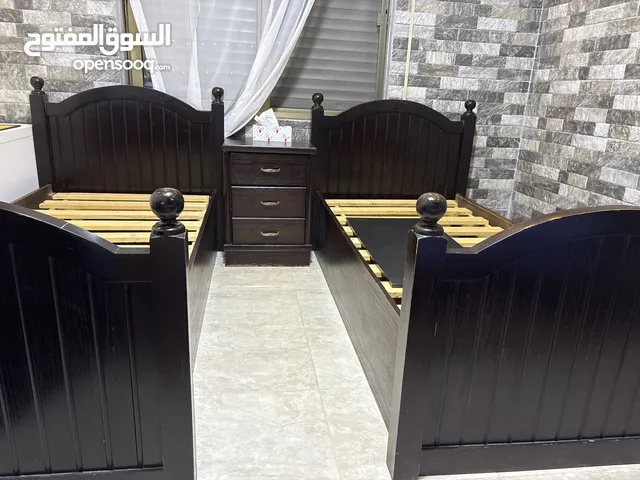 غرفة نوم شبابية تفصيل خشب تقيل
