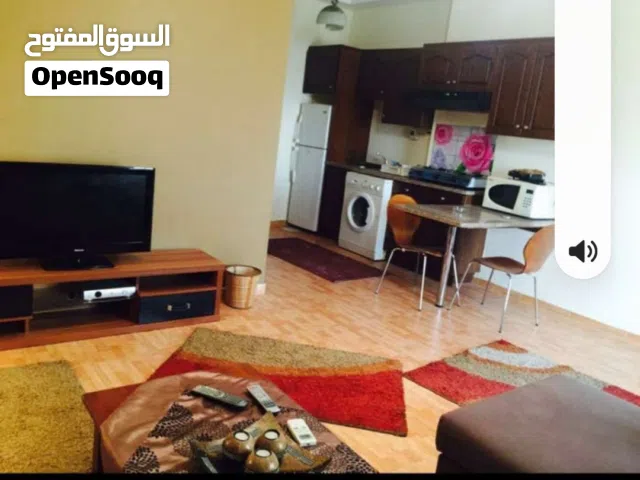 ستوديو روف مفروش للايجار من المالك في ام السماق