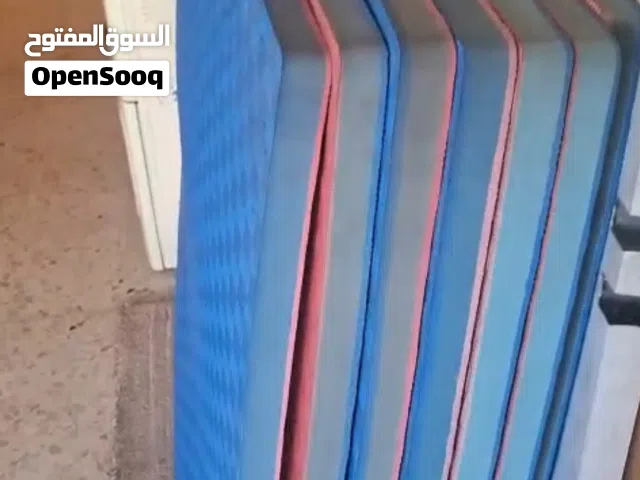 ارضيات فوم مستعمل سماكة 4 سم بحالة ممتازة موجود في ماركا الجنوبية طريق الحزام
