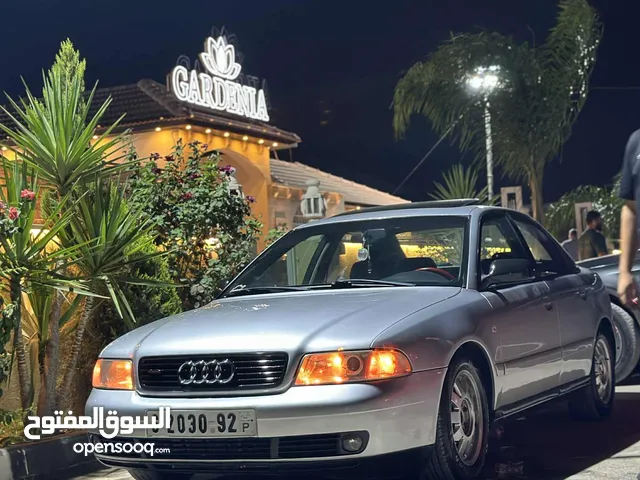 اودي A4 2001