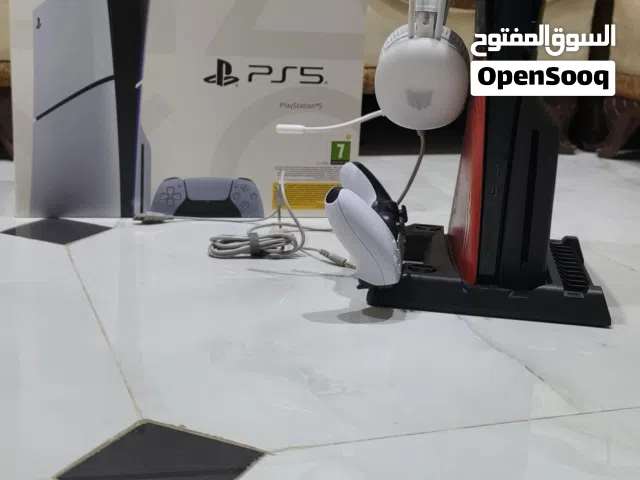 بلي فايف سلم مستعمل 1TB نظيف 99٪ كامل الملحقات مع سماعه وقاعده كفر سبايدر مان  السعر: 875 وبي مجال ق