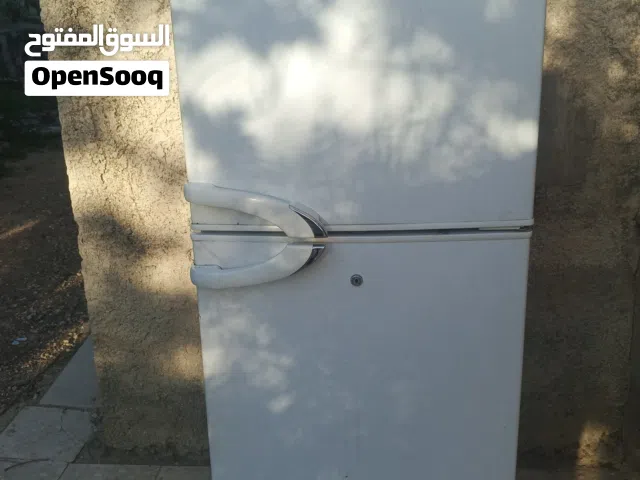 ثلاجه دايو نضيفه شغاله