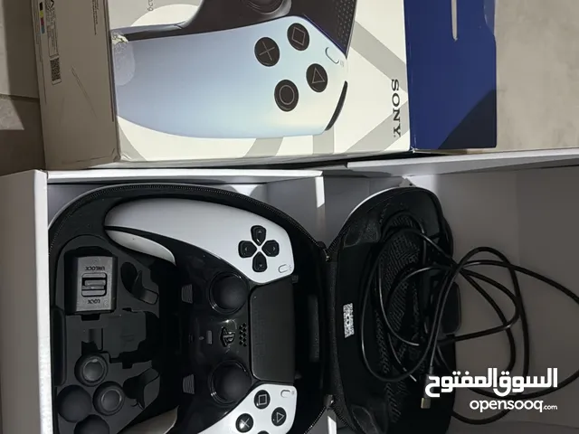 كنترولر ايدج سوني 5 بجميع اغراضها كامله وسليمه الحد 400 قابل للتفاوض بالمعقول والبيع مستعجلللللللللل