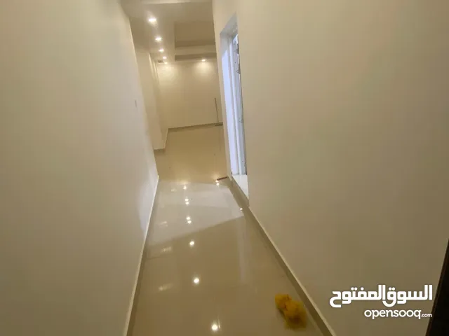 980m2 5 Bedrooms Villa for Rent in Al Ahmadi Wafra residential