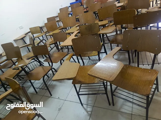 مقاعد دراسية بجودة ممتازة