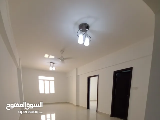 للايجار شقة غرفتين وصالة و 2 دورات مياه ومطبخ تشطيبات سوبر ديلوكس الموقع : - سهلة المداخل والمخارج -