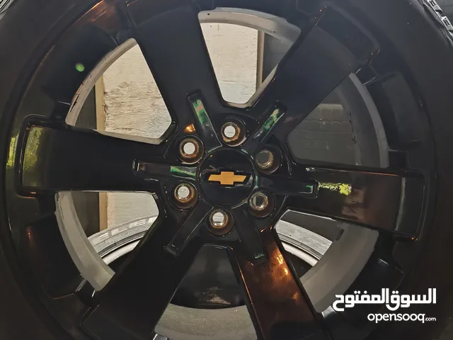 للبيع رنقات و تواير حق سلفرادو مقاس 22 اصلي وكاله