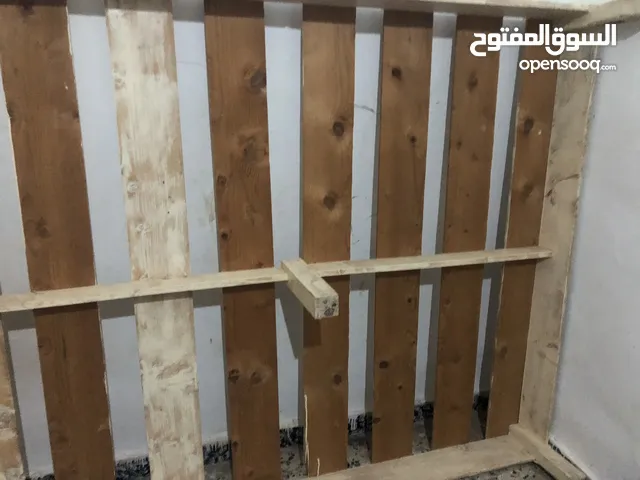 سدة  سرير زوجية مستعملة