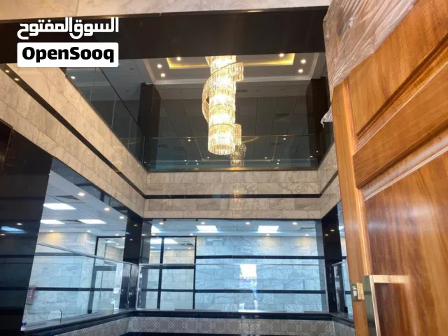 مبنى 6 طوابق وبيزمنت بمواصفات وتصميم مصرفي للبيع