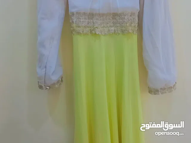 للبيع الوحد خمسة دنانير