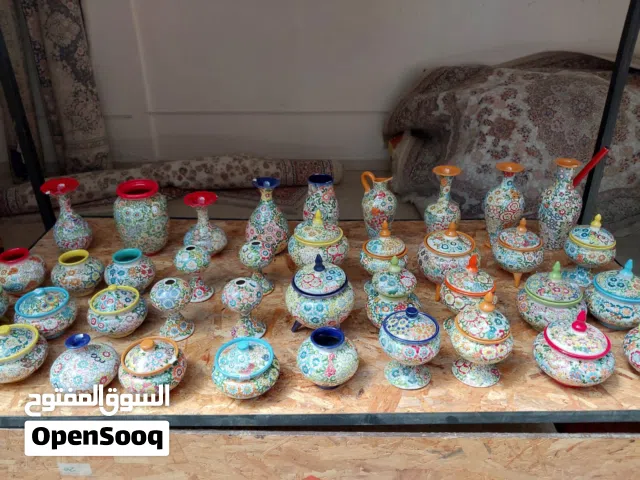 بضاعة ايرانية، سيراميك، براويز، تحف نحاسية وفضية، مرايا، شنط، أكسسوارات، مفارش، احذية،