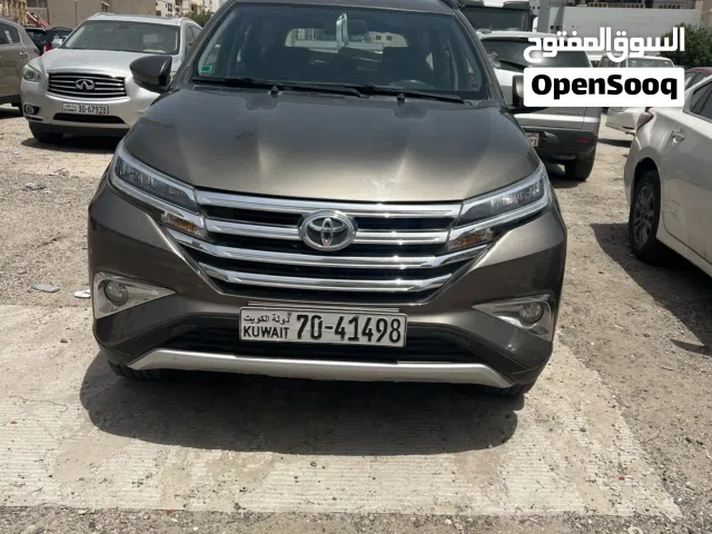 تويوتا رش  2023 بحالة ممتازة و 1500 CC
