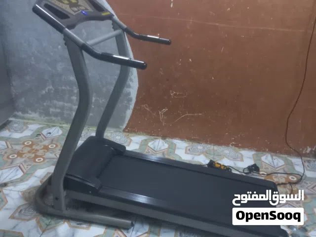 جهاز جري يتحمل وزن 120كيلو بي تحكم سرعه يدوي وشاشه وكلشي شغال بي  السعر 150الف نهايته عنواني البصره