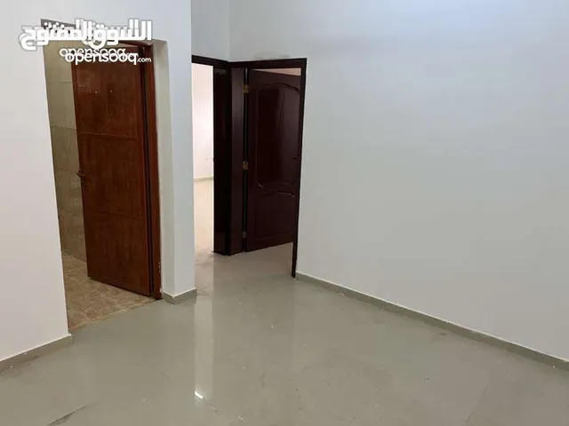 100 m2 3 Bedrooms Apartments for Rent in Al Sharqiya Sur