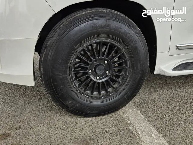Other 17 Tyre & Rim in Al Ahmadi