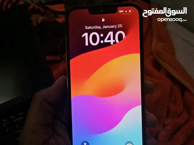 iPhone 13 + Apple Watch Series 8