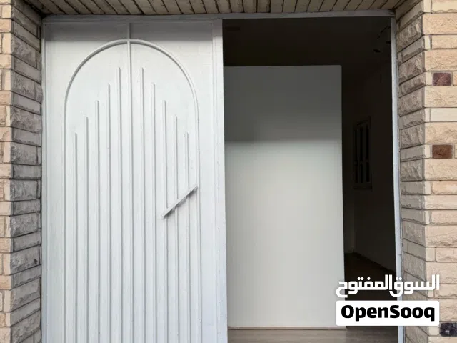 صالة تجارية مجهزة بالكامل ب افخم التجهيزات تبارك الرحمن موقع وصالة تواصل وتساب وللايجار وتس ع رقم .