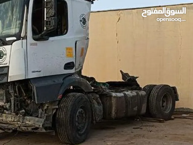 تشليح وشرا شاحنات مصدومه وعطلانه
