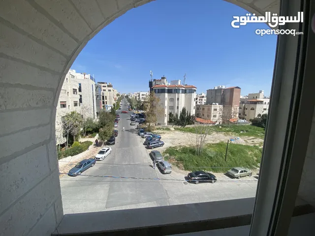 290 m2 4 Bedrooms Apartments for Sale in Amman Um Uthaiena