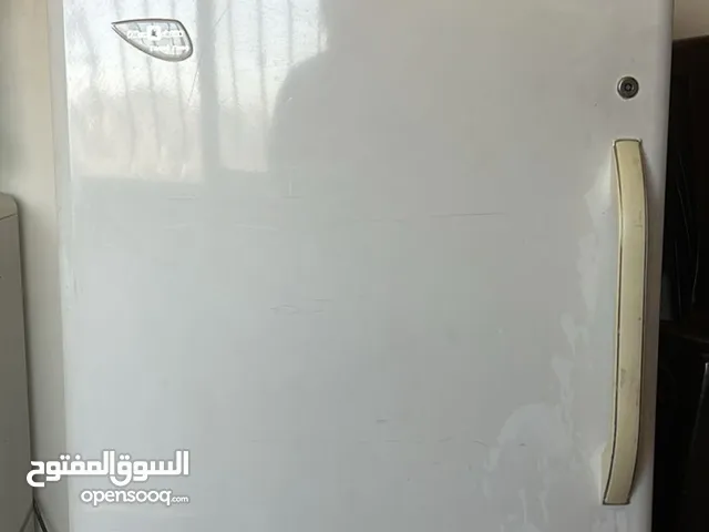 فريزر بحالة جيدة
