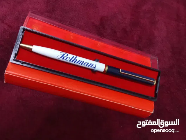 قلم وميداليه وطفاية سجاير مقتنيات قديمه من دعاية سجاير الروثمن لمحبي التحف والأنتيكات قديم دعاية .