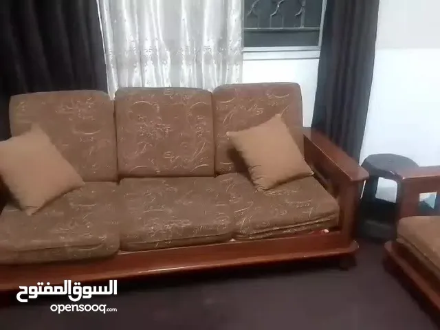 كنب خششب زان مستعمل بحاله وكاله
