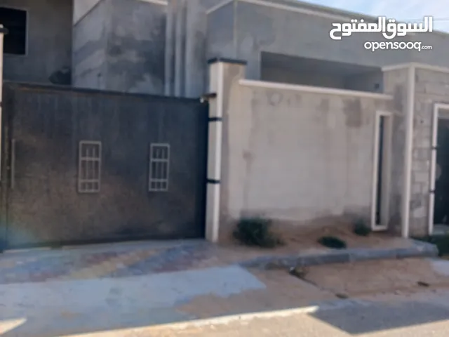 160 m2 4 Bedrooms Townhouse for Sale in Tripoli Tajura