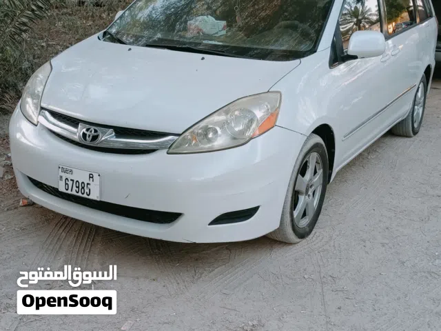 2008 تويوتا سيينا LE
