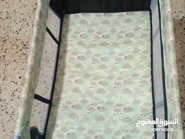سرير اطفال للبيع بسعر مغري