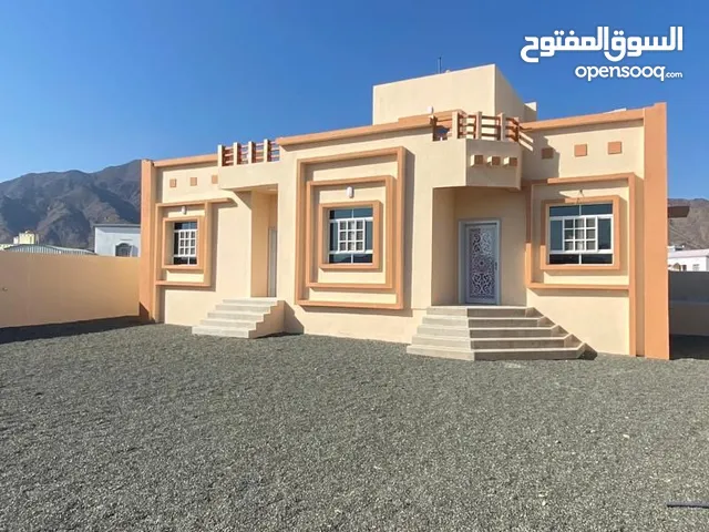 239 m2 3 Bedrooms Townhouse for Sale in Al Dakhiliya Sumail