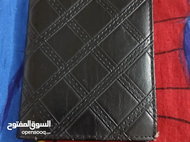 محافظ جيده جدا والاثنين في 4 دنانير فقط