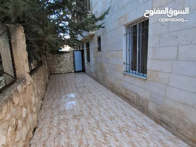 ستديو للبيع او البدل على سيارة للبيع بقيمته بسعر الحرق