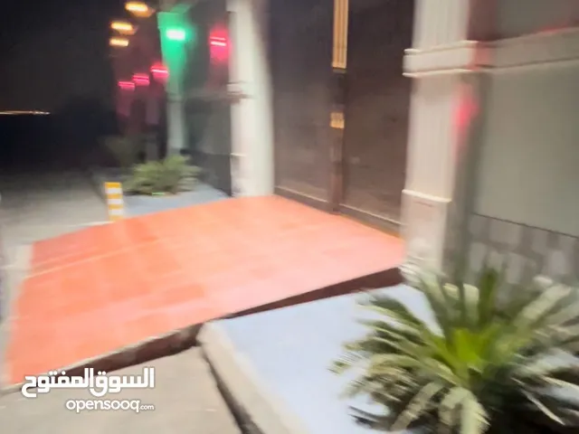 4 Bedrooms Chalet for Rent in Jeddah Al-Manarat