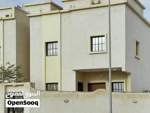 227 m2 4 Bedrooms Villa for Rent in Dhofar Salala