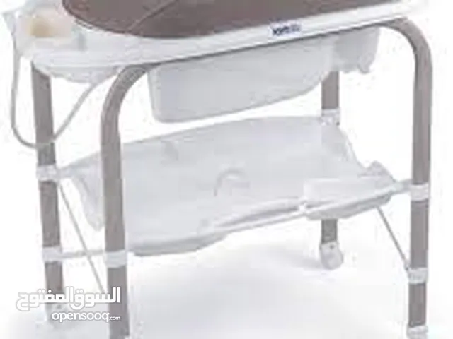طاولة الغيار مع البانيو الخاص فيها من ماركة CAM متحرك ب رفين