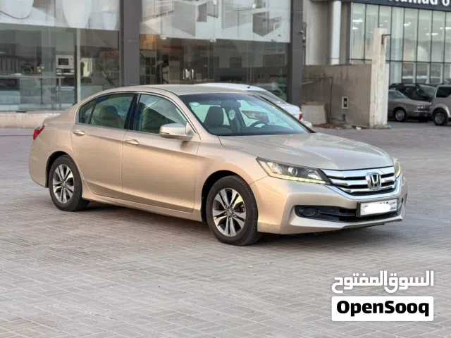 Honda Accord 2016 (Beige)