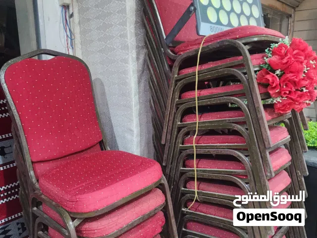 كرسي اعراس 140 لون احمر. ويوجد 119 لون دهبي