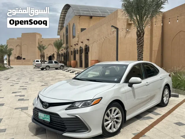 2022 تويوتا كامري LE