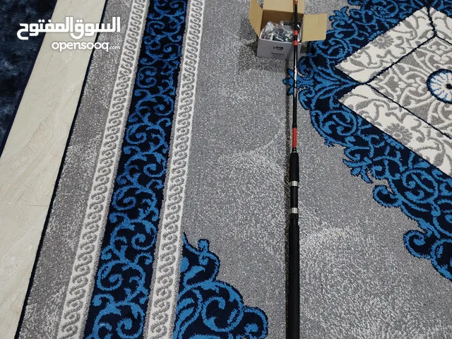 3 قصبات صيد مع مكائن بسعر مميز Two 2.4cm fishing rods and one 3m fishing rod, new and unused