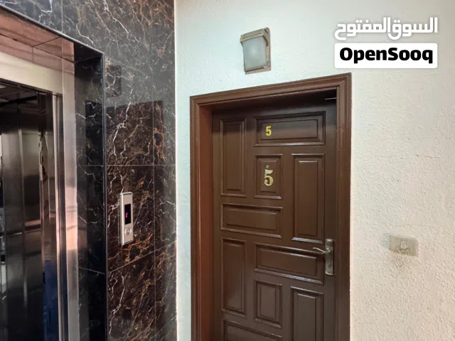 175 m2 3 Bedrooms Apartments for Rent in Amman Um El Summaq