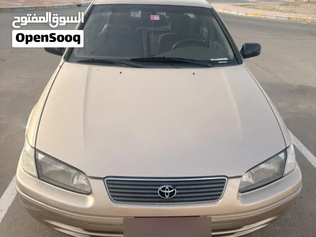 2000 تويوتا كامري SE