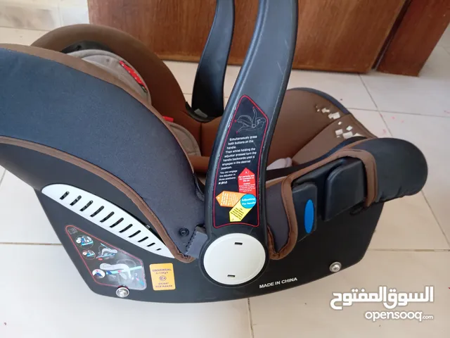 حالته   ممتازة  car seats