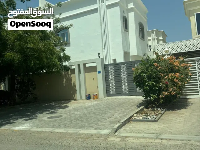 فلة في الموالح  قريب مجمع الرحاب للايجـــآر ...