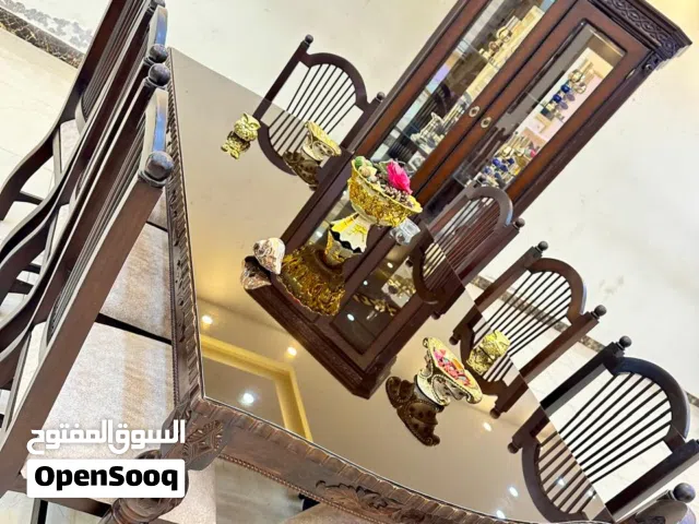 طاولة سفره وفضيه