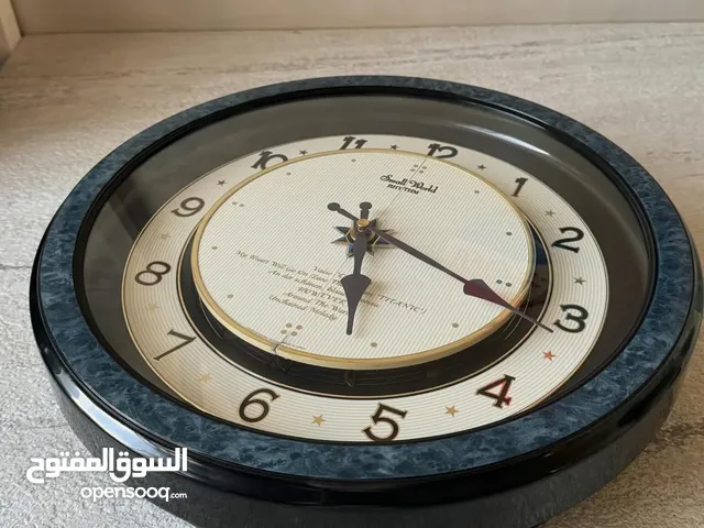 Unique Vintage Decorative Clock - A Timeless Piece!